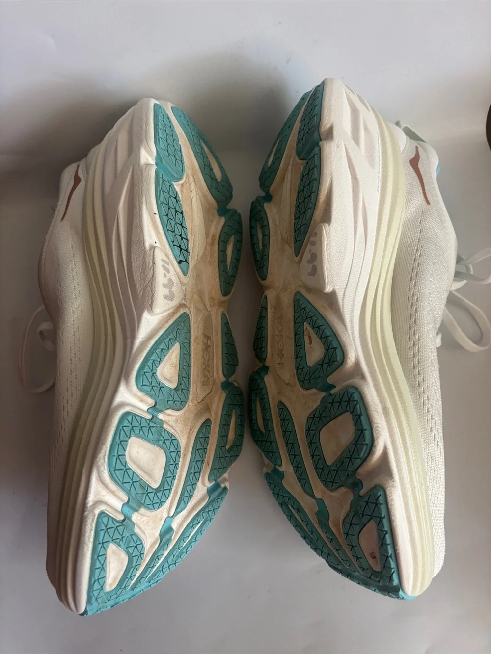 Hoka One One Bondi 8 in Frost Rose Gold  Size 8B